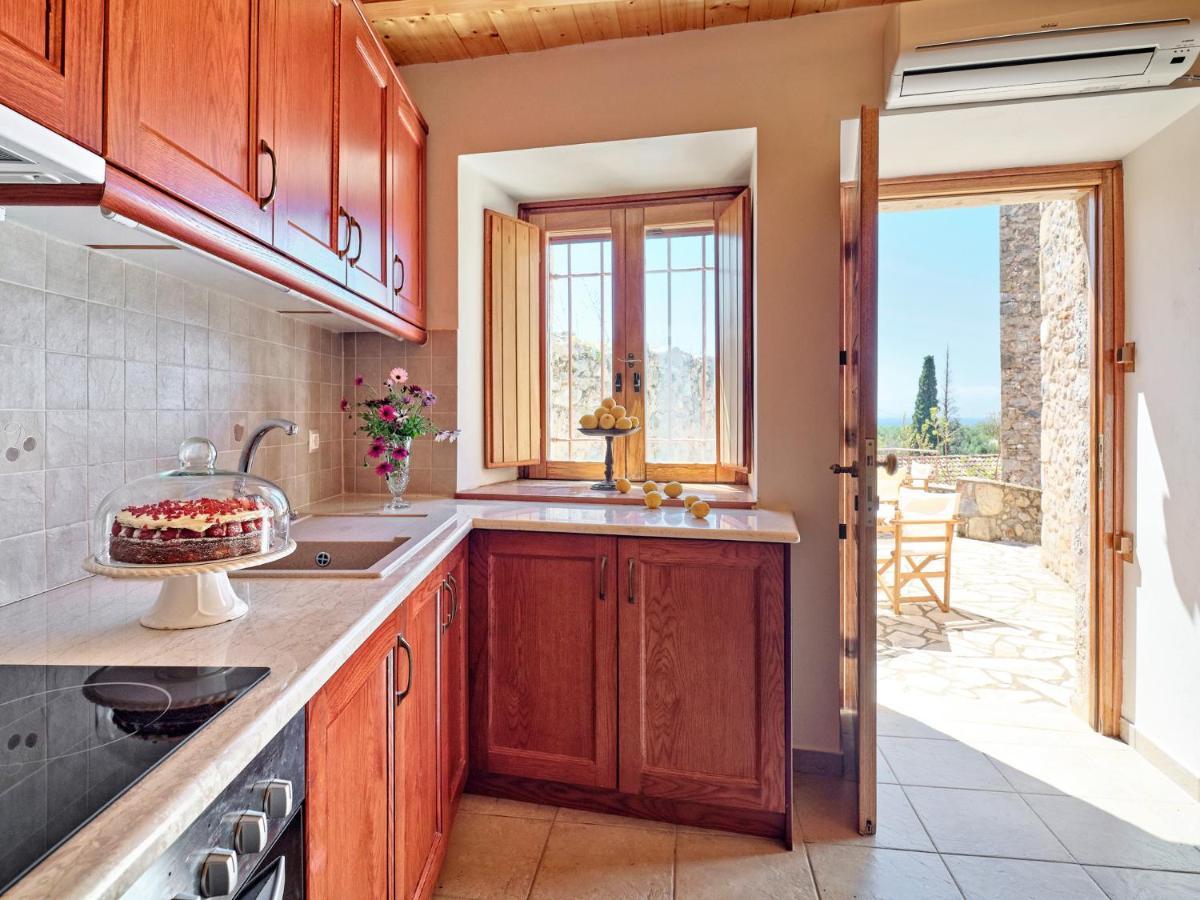 Petreas Castle Villa Kardhamili Luaran gambar
